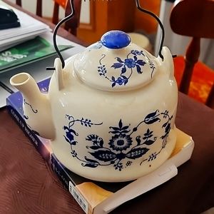 Gorgeous Blue Flower Tea Pot